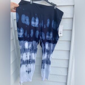 New Directions 2X Capri Leggings Blue Ombré 💙